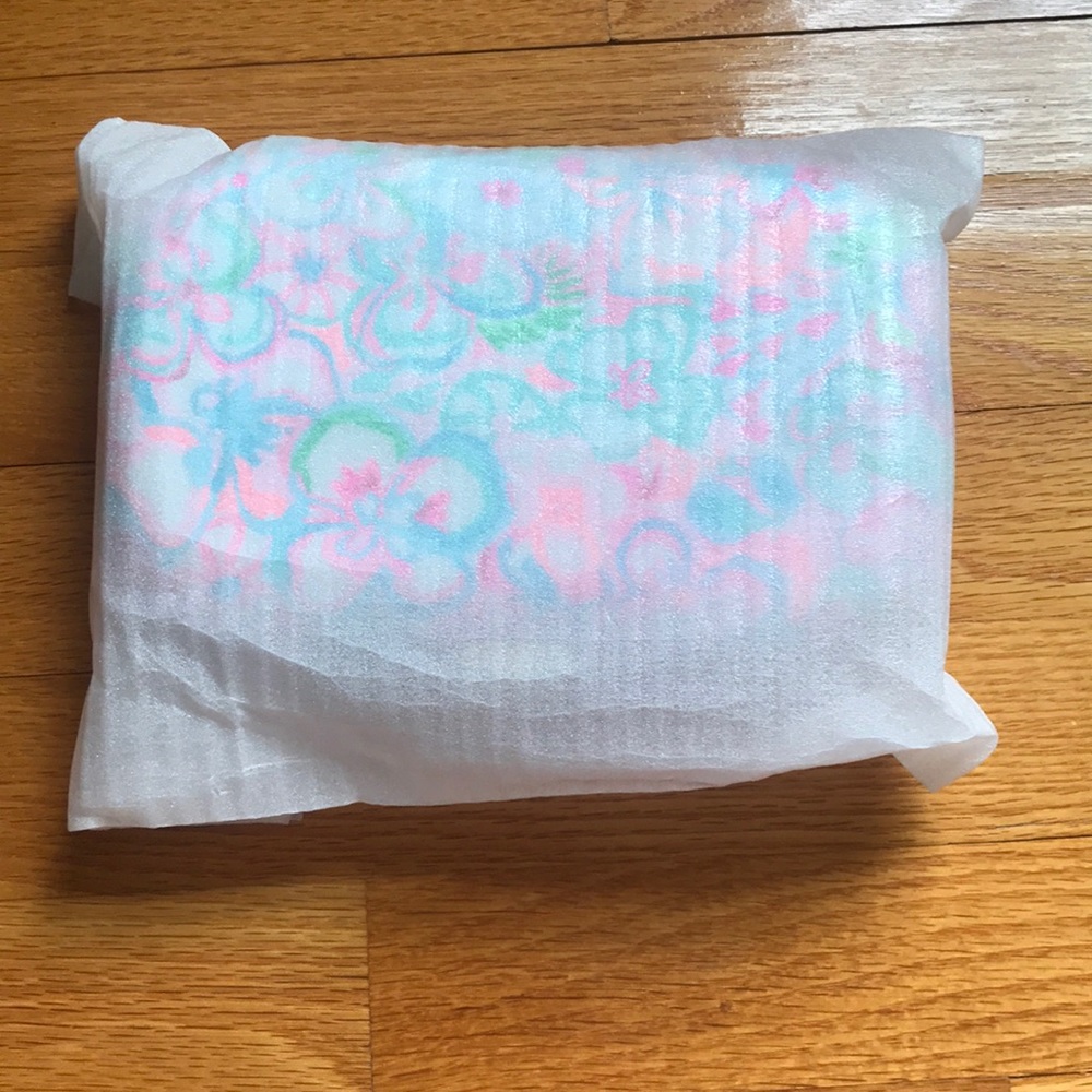NWT LILLY PULITZER Lidia Minaudiere clutch - Picture 12 of 14